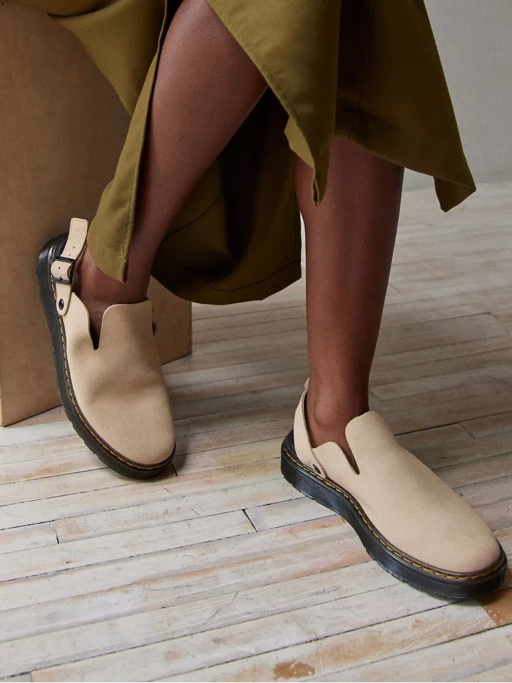 Dr. Martens Carlson Suede Slingback Mule Shoes Savannah Tan Size EU 42 European